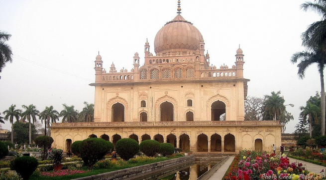 gulabi bari ayodhya